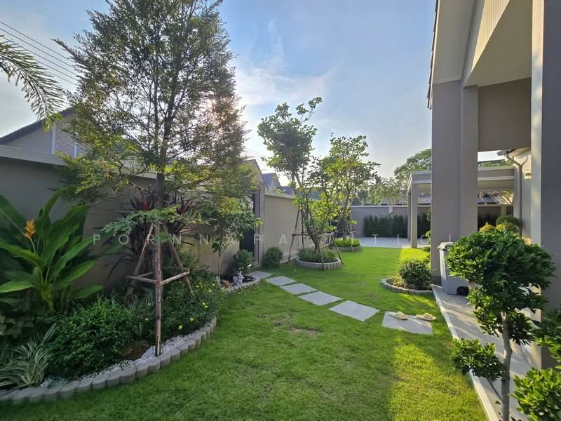 Luxurious 4-Bedroom Home in Pattaya: Private Pool, Garden, Pet Friendly, Chon Buri (Pattaya), Poong, Bang Lamung (Pattaya), Chon Buri (Pattaya), 4 Bedrooms, 270 sqm, Single Detached House For Sale, by Pornnapa Titloi, 500396870 - DDproperty.com