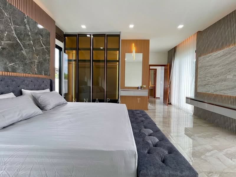 Brand-new pool villa near the mountains and the sea in Bang Saray, Chon Buri (Pattaya), Bang Sa-re, Sattahip, Chon Buri (Pattaya), 3 Bedrooms, 165 sqm, Single Detached House For Sale, by Pornnapa Titloi, 500396872 - DDproperty.com