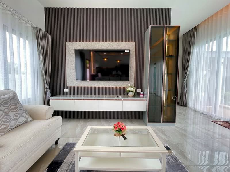 Brand-new pool villa near the mountains and the sea in Bang Saray, Chon Buri (Pattaya), Bang Sa-re, Sattahip, Chon Buri (Pattaya), 3 Bedrooms, 165 sqm, Single Detached House For Sale, by Pornnapa Titloi, 500396872 - DDproperty.com
