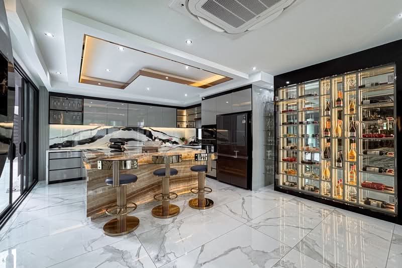 Experience elegance, comfort, and ultimate privacy in a luxury villa in Pattaya, Chon Buri (Pattaya), Nong Pru, Bang Lamung (Pattaya), Chon Buri (Pattaya), 5 Bedrooms, 880 sqm, Villa For Sale, by Pornnapa Titloi, 500396879 - DDproperty.com