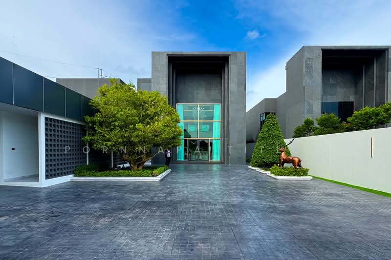 Experience elegance, comfort, and ultimate privacy in a luxury villa in Pattaya, Chon Buri (Pattaya), Nong Pru, Bang Lamung (Pattaya), Chon Buri (Pattaya), 5 Bedrooms, 880 sqm, Villa For Sale, by Pornnapa Titloi, 500396879 - DDproperty.com