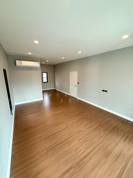 Setthasiri Don Mueang, Bangkok, 289 Soi Choet Wutthakat 9/1, Si Khan, Don Mueang, Bangkok, 4 Bedrooms, 249 sqm, Single Detached House For Rent, by Forty-Six Real Estate Group, 500396912 - DDproperty.com