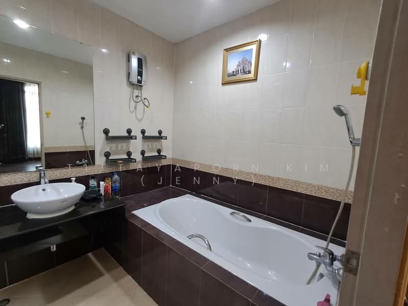 Baan Klang Krung Grande Vienna Rama 3, Bangkok, Rama 3 Road, Bang Pong Pang, Yan Nawa, Bangkok, 3 Bedrooms, 270 sqm, Townhouse For Rent, by Tittayaporn Kim (Jenny), 500396915 - DDproperty.com
