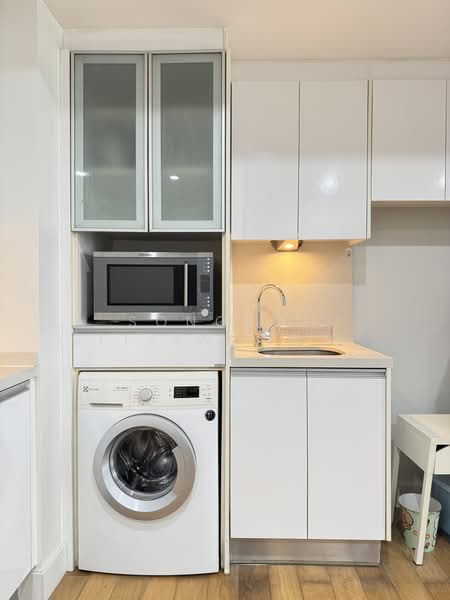 Collezio Sathorn-Pipat, Bangkok, 41 Soi Pipat 1 Silom Road, Silom, Bang Rak, Bangkok, 1 Bedroom, 42 sqm, Condo For Rent, by Songpol Sittiwongwanich, 500396918 - DDproperty.com