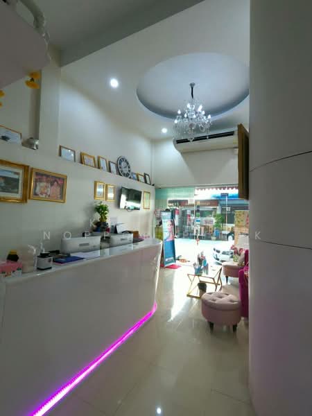 Townhouse at asoke intersection, Bangkok, อโศก, Khlong Toei, Bangkok, , 200 sqm, Shophouse For Sale, by Kanueng Noppornpitak, 500397015 - DDproperty.com