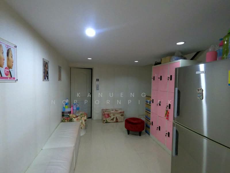 Townhouse at asoke intersection, Bangkok, อโศก, Khlong Toei, Bangkok, , 200 sqm, Shophouse For Sale, by Kanueng Noppornpitak, 500397015 - DDproperty.com