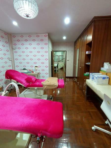 Townhouse at asoke intersection, Bangkok, อโศก, Khlong Toei, Bangkok, , 200 sqm, Shophouse For Sale, by Kanueng Noppornpitak, 500397015 - DDproperty.com