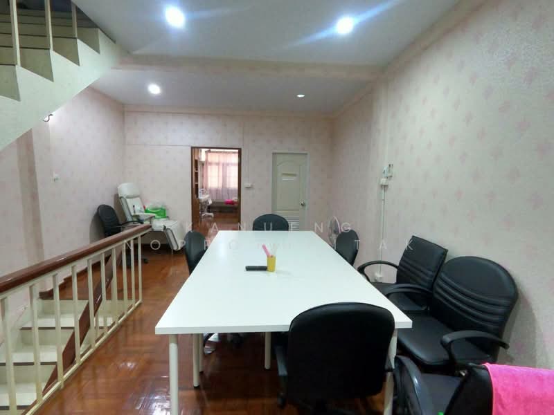 Townhouse at asoke intersection, Bangkok, อโศก, Khlong Toei, Bangkok, , 200 sqm, Shophouse For Sale, by Kanueng Noppornpitak, 500397015 - DDproperty.com