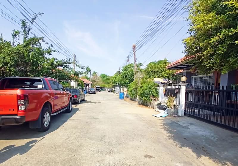หมู่บ้านอยู่เจริญ นครสวรรค์, Nakhon Sawan, Nakhonsawan Tok, Muang Nakhon Sawan, Nakhon Sawan, 2 Bedrooms, 100 sqm, Semi-Detached House (Twin House) For Sale, by The Best Property โอ๋, 500397017 - DDproperty.com