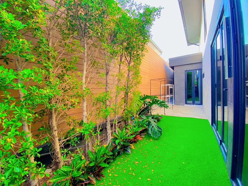 Luxury 7 Bed Villa | Jomtien 2nd Road | Rent 180k, Chon Buri (Pattaya), Jomtien 2nd Road, Bang Lamung, Bang Lamung (Pattaya), Chon Buri (Pattaya), 7 Bedrooms, 350 sqm, Villa For Rent, by Siwas Thepphabut, 500397088 - DDproperty.com