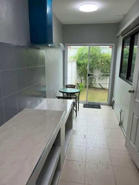 ให้เช่าทาวน์โฮมหลังริม ถ.ข้าวหลาม บางแสน ชลบุรี, Chon Buri (Pattaya), Saen Suk, Muang Chon Buri, Chon Buri (Pattaya), 3 Bedrooms, 150 sqm, Townhouse For Rent, by Dusit Saengfa, 500397128 - DDproperty.com