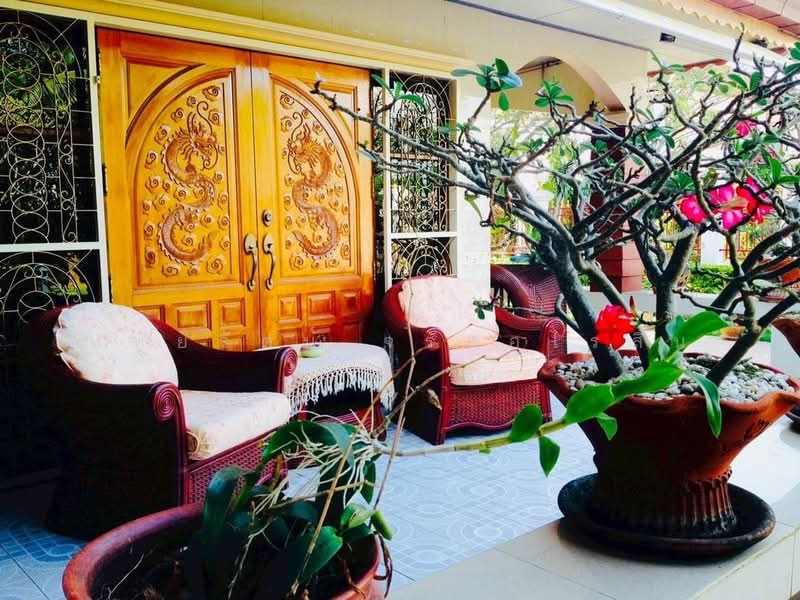 Luxury House with Private Swimming Pool, Spacious Land 1-1-45 Rai. 6 bedrooms 8 bathrooms 6 Parking, Chiang Mai, Nong Chom, San Sai, Chiang Mai, 6 Bedrooms, 1,100 sqm, Single Detached House For Sale, by หทัยรัตน์ จรัสอุไรสิน, 500397287 - DDproperty.com