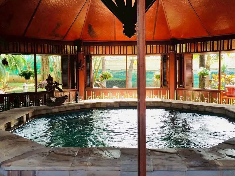 Luxury House with Private Swimming Pool, Spacious Land 1-1-45 Rai. 6 bedrooms 8 bathrooms 6 Parking, Chiang Mai, Nong Chom, San Sai, Chiang Mai, 6 Bedrooms, 1,100 sqm, Single Detached House For Sale, by หทัยรัตน์ จรัสอุไรสิน, 500397287 - DDproperty.com