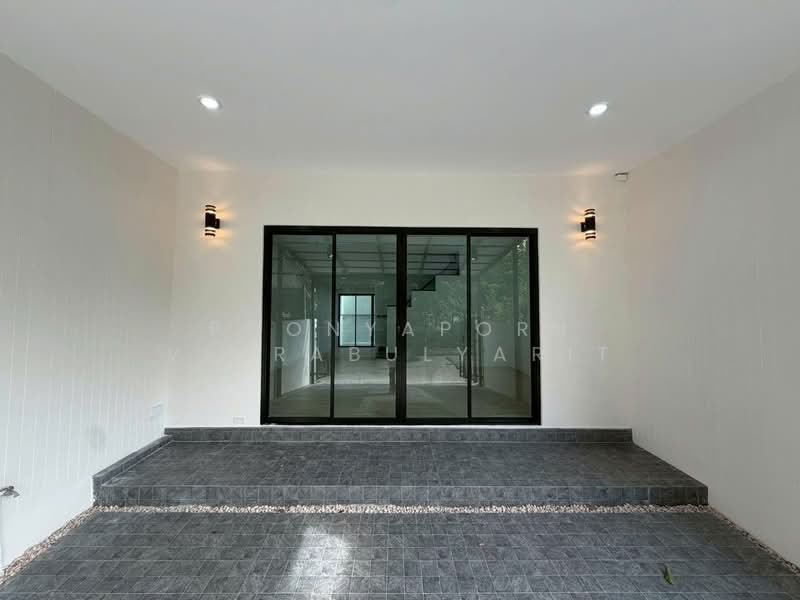 Supalai Park Ville 2 Phaholyothin-Ramintra KM.1, Bangkok, Phaholyothin 48 Road (Intersection 33), Anusaowari, Bang Khen, Bangkok, 4 Bedrooms, 180 sqm, Townhouse For Sale, by Poonyaporn Veerabulyarit, 500397302 - DDproperty.com