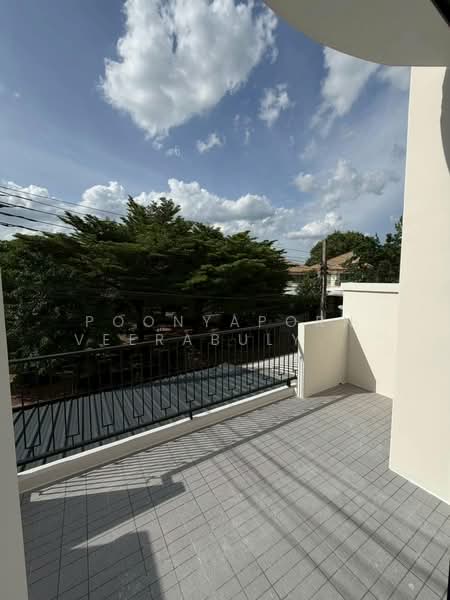 Supalai Park Ville 2 Phaholyothin-Ramintra KM.1, Bangkok, Phaholyothin 48 Road (Intersection 33), Anusaowari, Bang Khen, Bangkok, 4 Bedrooms, 180 sqm, Townhouse For Sale, by Poonyaporn Veerabulyarit, 500397302 - DDproperty.com
