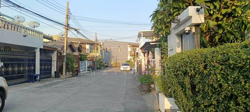 ขาย ทาวน์เฮ้าส์ นวมินทร์ บึงกุ่ม (รีโนเวทใหม่ทั้งหลัง) 48 ตร.วา 200 ตร.ม. 5 ห้องนอน 4 ห้องน้ำ, Bangkok, นวมินทร์, Khlong Kum, Bueng Kum, Bangkok, 5 Bedrooms, 200 sqm, Townhouse For Sale, by TopLands of Thailand, 500397365 - DDproperty.com