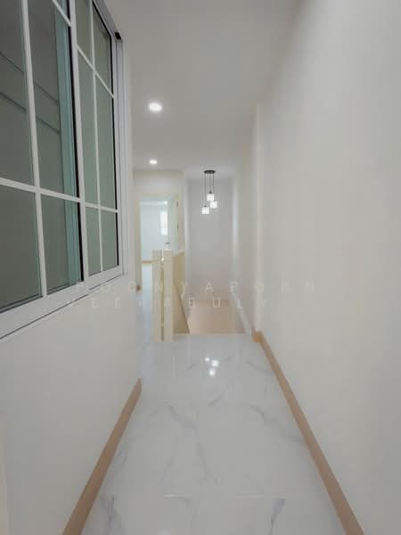 Piyawararom Village Phase 3 : หมู่บ้านปิยวรารมย์ เฟส 3, นนทบุรี, ถนนบ้านกล้วย-ไทรน้อย, ไทรน้อย, นนทบุรี, 128 ตร.ม., ทาวน์เฮ้าส์ ขาย, โดย Poonyaporn Veerabulyarit, 500397429 - DDproperty.com