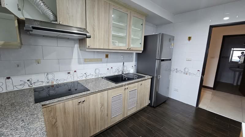 Royal Castle Sukhumvit, Bangkok, 30 Soi Sukhumvit 39, Khlongtoei Nua, Watthana, Bangkok, 3 Bedrooms, 120 sqm, Condo For Rent, by BANGKOK PROPERTY AGENTS, 500397475 - DDproperty.com