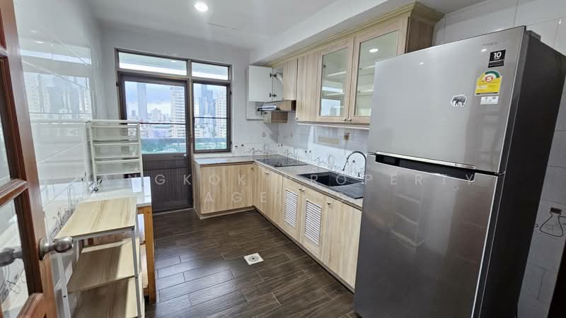 Royal Castle Sukhumvit, Bangkok, 30 Soi Sukhumvit 39, Khlongtoei Nua, Watthana, Bangkok, 3 Bedrooms, 120 sqm, Condo For Rent, by BANGKOK PROPERTY AGENTS, 500397475 - DDproperty.com