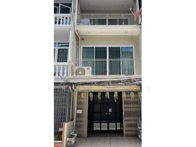 ขาย - ทาวน์โฮมรีโนเวทใหม่ ใกล้ บีทีเสบางจาก, กรุงเทพ