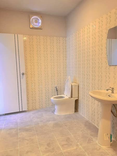 ให้เช่าบ้านเดี่ยวหลังใหญ่ ม.วอเตอร์ไซด์ บ่อวิน ศรีราชา, Chon Buri (Pattaya), Bo Win, Si Racha, Chon Buri (Pattaya), 3 Bedrooms, 200 sqm, Single Detached House For Rent, by Dusit Saengfa, 500397599 - DDproperty.com