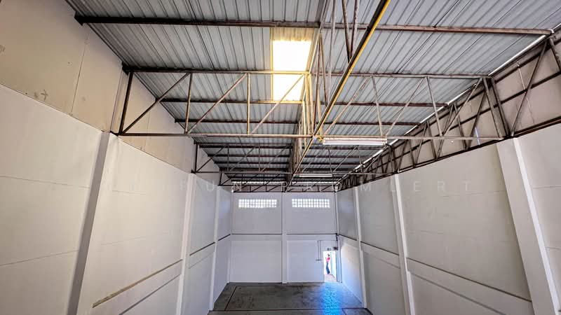 Warehouse with Two-Storey Office for Rent | Pattaya, Chonburi, Chon Buri (Pattaya), Nong Pru, Bang Lamung (Pattaya), Chon Buri (Pattaya), , 300 sqm, Warehouse/Factory For Rent, by Pornpun Promlert, 500397744 - DDproperty.com