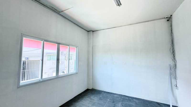 Warehouse with Two-Storey Office for Rent | Pattaya, Chonburi, Chon Buri (Pattaya), Nong Pru, Bang Lamung (Pattaya), Chon Buri (Pattaya), , 300 sqm, Warehouse/Factory For Rent, by Pornpun Promlert, 500397744 - DDproperty.com