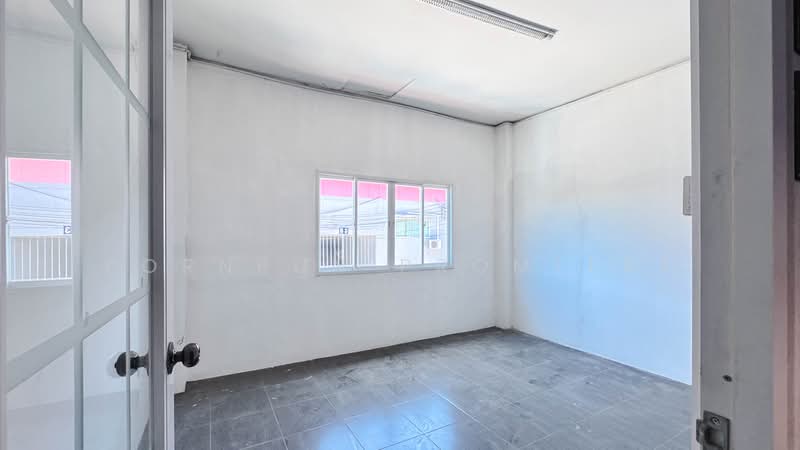 Warehouse with Two-Storey Office for Rent | Pattaya, Chonburi, Chon Buri (Pattaya), Nong Pru, Bang Lamung (Pattaya), Chon Buri (Pattaya), , 300 sqm, Warehouse/Factory For Rent, by Pornpun Promlert, 500397744 - DDproperty.com