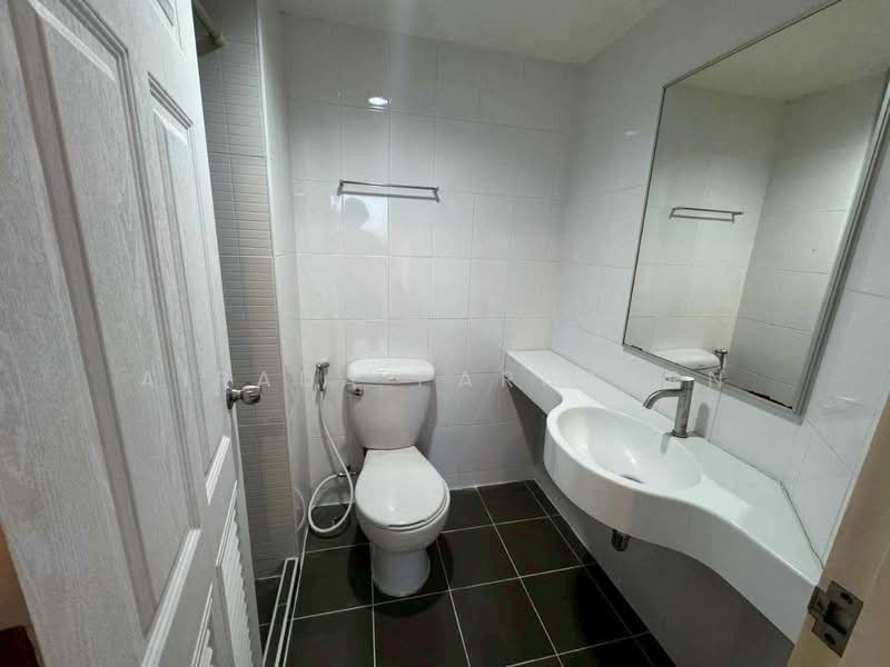 Lumpini Condo Town Raminthra-Latplakhao, Bangkok, Lat Pla Khao Road, Anusaowari, Bang Khen, Bangkok, 1 Bedroom, 26 sqm, Condo For Rent, by Airada Parasarn, 500397784 - DDproperty.com