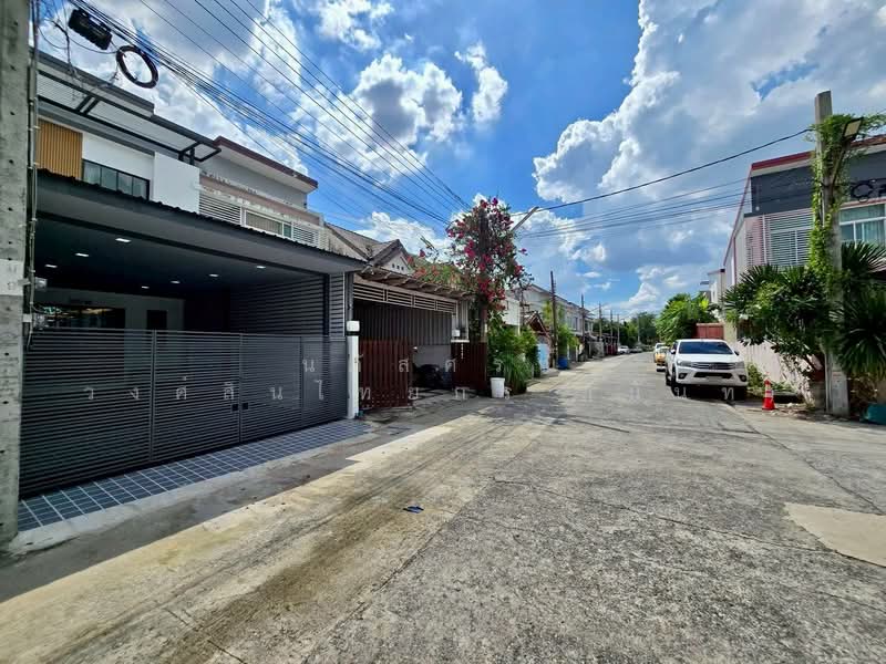 The Park at Fashion, Bangkok, Ratchada-Ramintra Road, Khan Na Yao, Bangkok, 3 Bedrooms, 108 sqm, Townhouse For Sale, by นภัสศรณ์ วงศ์สินไทยกร (นันท์), 500397802 - DDproperty.com