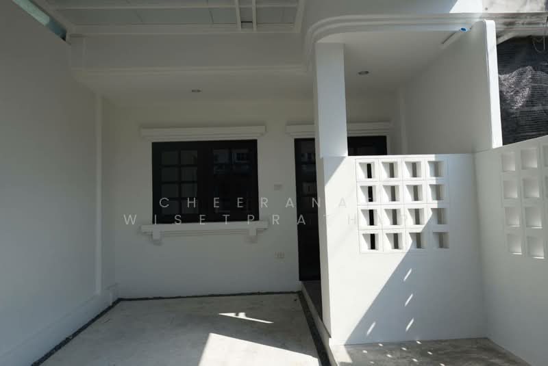 Sinthorn Happyland, Bangkok, Khlong Chan, Bang Kapi, Bangkok, 2 Bedrooms, 90 sqm, Townhouse For Sale, by Cheeranat wisetprathap, 500397810 - DDproperty.com