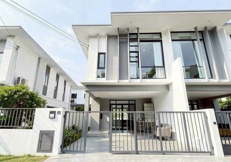 ขายบ้านแฝดหลังใหญ่ รีโนเวทใหม่ ม.พาโนวิลเลจ บางละมุง ชลบุรี, Chon Buri (Pattaya), Bang Lamung, Bang Lamung (Pattaya), Chon Buri (Pattaya), 3 Bedrooms, 120 sqm, Semi-Detached House (Twin House) For Sale, by Dusit Saengfa, 500397847 - DDproperty.com