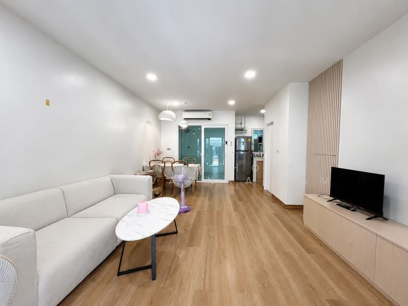 Baan Klang Muang Rama 9 (Motorway), Bangkok, New Bangkok-Chonburi Road, Suan Luang, Bangkok, 3 Bedrooms, 149 sqm, Townhouse For Rent, by Thananthorn Wongvarnkaseam, 500397881 - DDproperty.com