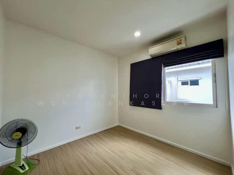 Baan Klang Muang Rama 9 (Motorway), Bangkok, New Bangkok-Chonburi Road, Suan Luang, Bangkok, 3 Bedrooms, 149 sqm, Townhouse For Rent, by Thananthorn Wongvarnkaseam, 500397881 - DDproperty.com