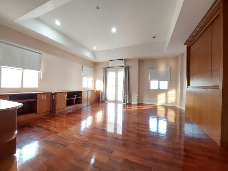 Baan Nantawan Srinakarin, Samut Prakan, Srinakarin Road, Bang Muang Mai, Muang Samut Prakarn, Samut Prakan, 3 Bedrooms, 250 sqm, Single Detached House For Sale, by Nutty Property, 500397886 - DDproperty.com