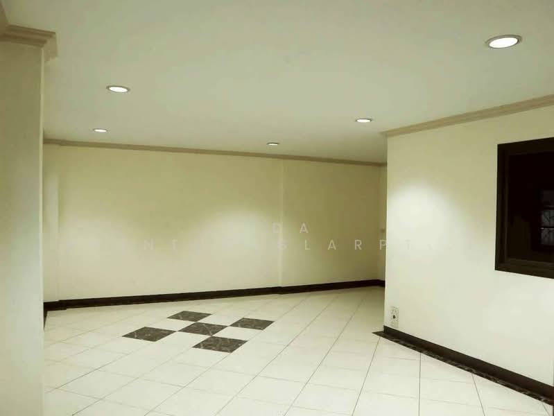 For Rent: Commercial Building, Ladprao 101, 648 sq.m, Bangkok, Khlong Chan, Bang Kapi, Bangkok, , 648 sqm, Shophouse For Rent, by Tida phanthonglarptawee, 500397893 - DDproperty.com