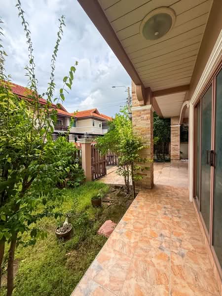 Ban Nonnathi, Nonthaburi, Bang Kruai-Chong Thanom, Mahasawat, Bang Kruai, Nonthaburi, 3 Bedrooms, 201 sqm, Semi-Detached House (Twin House) For Sale, by Araya Chatwarunwong, 500397894 - DDproperty.com