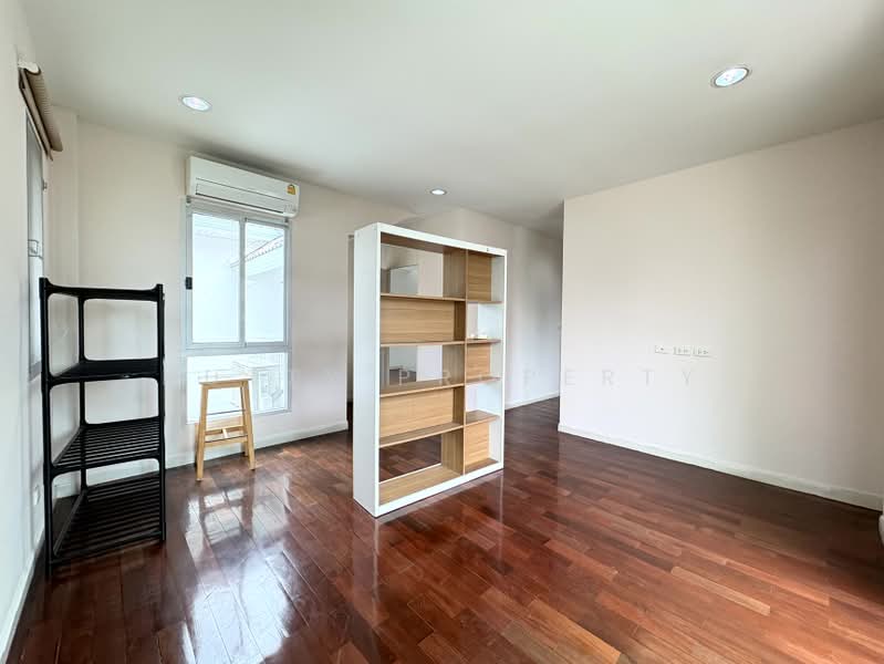 Pornpailin Sukhumvit 101/1, Bangkok, Bang Chak, Phra Khanong, Bangkok, 3 Bedrooms, 230 sqm, Single Detached House For Rent, by Nutty Property, 500397899 - DDproperty.com