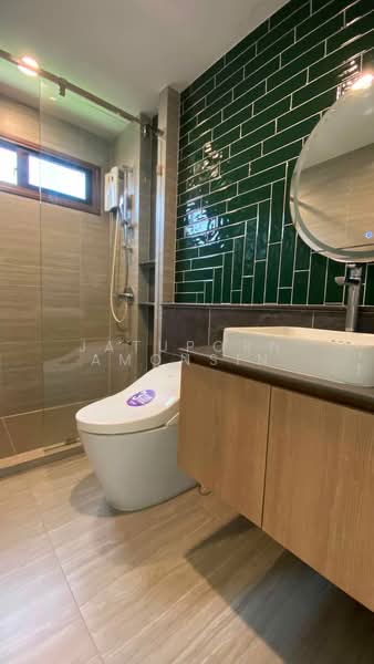 Burasiri Krungthep Kreetha, Bangkok, 95 Soi Pracha Ruam Chai, Hua Mak, Bang Kapi, Bangkok, 4 Bedrooms, 196 sqm, Single Detached House For Rent, by Jatuporn Amonsin, 500397912 - DDproperty.com