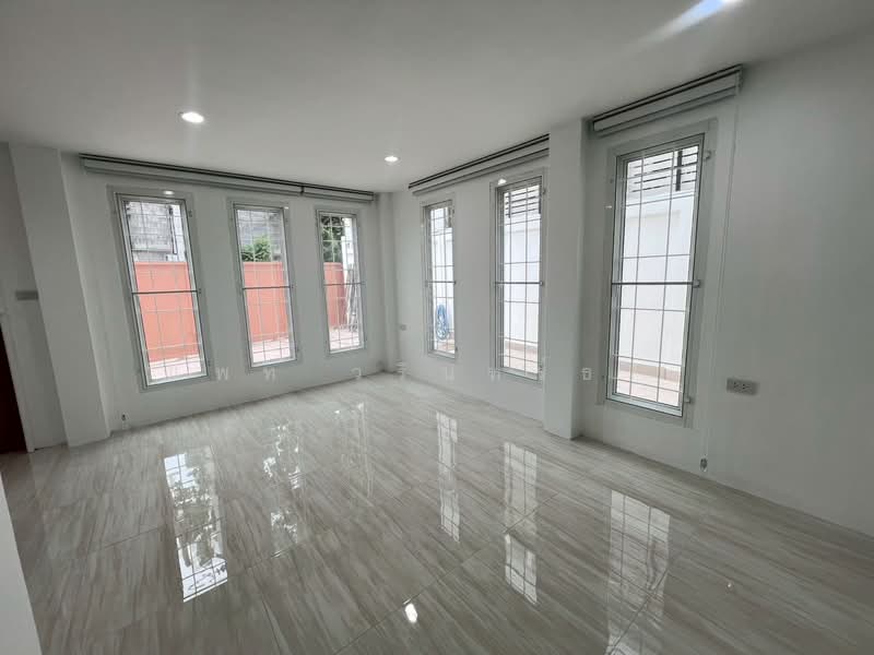 ฟ้าหลวง วิลเลจ แจ้งวัฒนะ, Nonthaburi, Khlong Klue, Pak Kret, Nonthaburi, 4 Bedrooms, 168 sqm, Townhouse For Rent, by แพท วรินทร์ธร , 500398032 - DDproperty.com