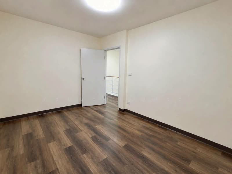 The Connect Watcharaphon Express Way, Bangkok, 79 Phetkasem Road, Tha Rang, Bang Khen, Bangkok, 3 Bedrooms, 120 sqm, Townhouse For Sale, by กรกฤตย์ บุญสระ, 500398053 - DDproperty.com
