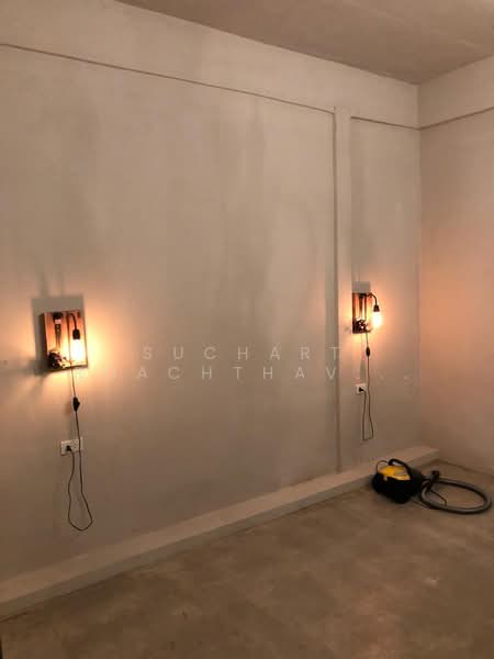 SALE Townhouse 2 Story, 19 sqw, 3 Bedrooms, Asoke Area, Bangkok, Sukhumvit, Khlong Toei, Bangkok, 3 Bedrooms, 150 sqm, Townhouse For Sale, by Suchart Roachthavilit, 500398063 - DDproperty.com