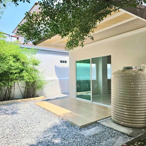 Baan Monthon 8, Bangkok, Along the Thawi Watthana canal Lak Song, Lak Song, Bang Khae, Bangkok, 3 Bedrooms, 134 sqm, Townhouse For Sale, by Thanyathita Nalinratphokin, 500398069 - DDproperty.com