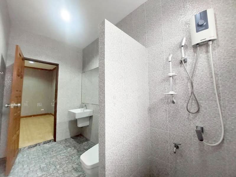 Ladawan Pinklao-Borommaratchachonnani, Bangkok, Borommaratchachonnani Road, Sala Thammasop, Thawi Watthana, Bangkok, 3 Bedrooms, 184 sqm, Single Detached House For Sale, by คุณชัยวัฒน์ พิพัฒน์ศิริขจร (เบิร์ด), 500398077 - DDproperty.com