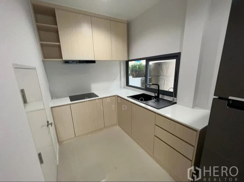 Baan Klang Muang The Edition Rama 9-Krungthep Kreetha, Bangkok, Kanchanaphisek Road 23, Saphan Sung, Bangkok, 4 Bedrooms, 218 sqm, Single Detached House For Rent, by Hero Realtor Co., Ltd., 500398147 - DDproperty.com
