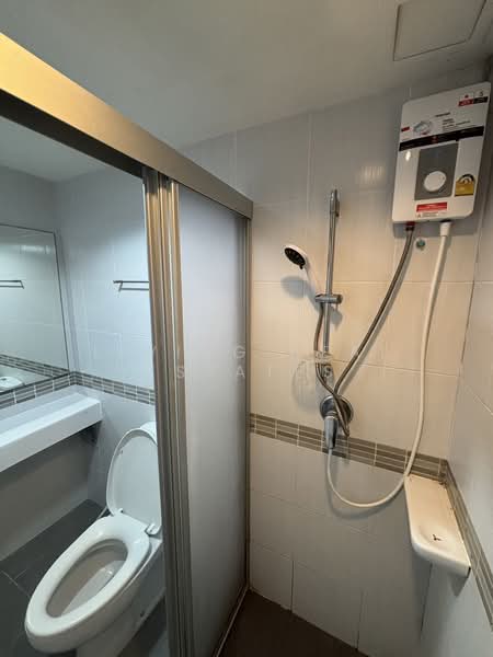 Lumpini Place Srinakarin-Huamak Station, Bangkok, Srinakarin Road, Suan Luang, Bangkok, 1 Bedroom, 33 sqm, Condo For Rent, by Living Real Estates, 500398163 - DDproperty.com