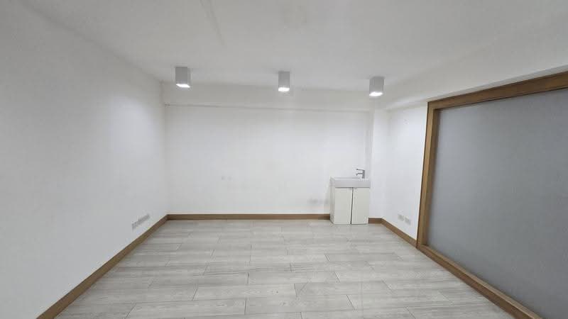 พื้นที่ให้เช่า เพชรบุรี พร้อมพงษ์ : Space for rent in Phetchaburi, Phrom Phong, กรุงเทพ, คลองตันเหนือ, วัฒนา, กรุงเทพ, 165 ตร.ม., พื้นที่ขายของ ให้เช่า, โดย TOAH T., 500398178 - DDproperty.com