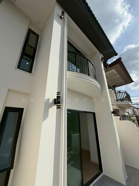 Supalai Park Ville 2 Phaholyothin-Ramintra KM.1, Bangkok, Phaholyothin 48 Road (Intersection 33), Anusaowari, Bang Khen, Bangkok, 4 Bedrooms, 150 sqm, Townhouse For Sale, by Angsanaporn D, 500398198 - DDproperty.com