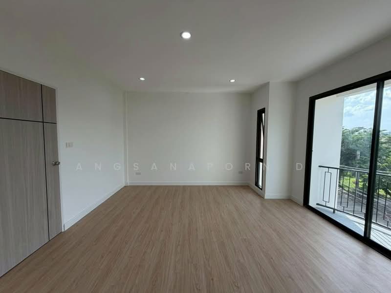 Supalai Park Ville 2 Phaholyothin-Ramintra KM.1, Bangkok, Phaholyothin 48 Road (Intersection 33), Anusaowari, Bang Khen, Bangkok, 4 Bedrooms, 150 sqm, Townhouse For Sale, by Angsanaporn D, 500398198 - DDproperty.com