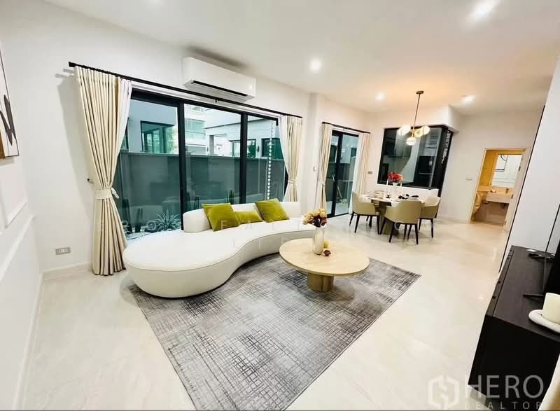 Baan Klang Muang Classe Sukhumvit 77, Bangkok, Soi On Nut 21, Suan Luang, Bangkok, 3 Bedrooms, 228 sqm, Single Detached House For Rent, by Hero Realtor Co., Ltd., 500398218 - DDproperty.com